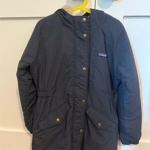 Patagonia Girls’ Sherpa lined coat, size M/ 10. Excellent condition.
